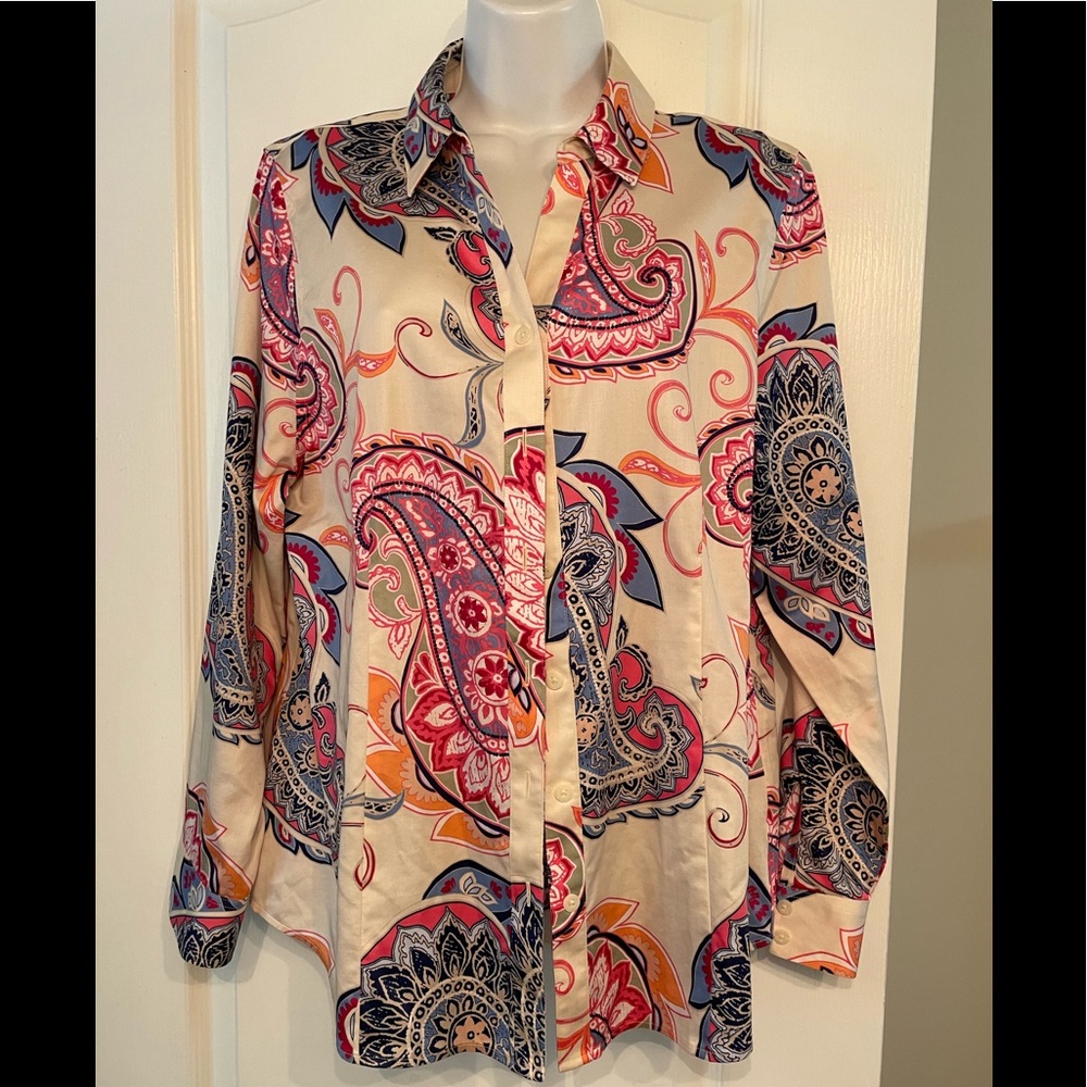 Chico’s Long Sleeve Button Down Shirt No Iron Size 1.5 (Ladies 10) Pink Paisley